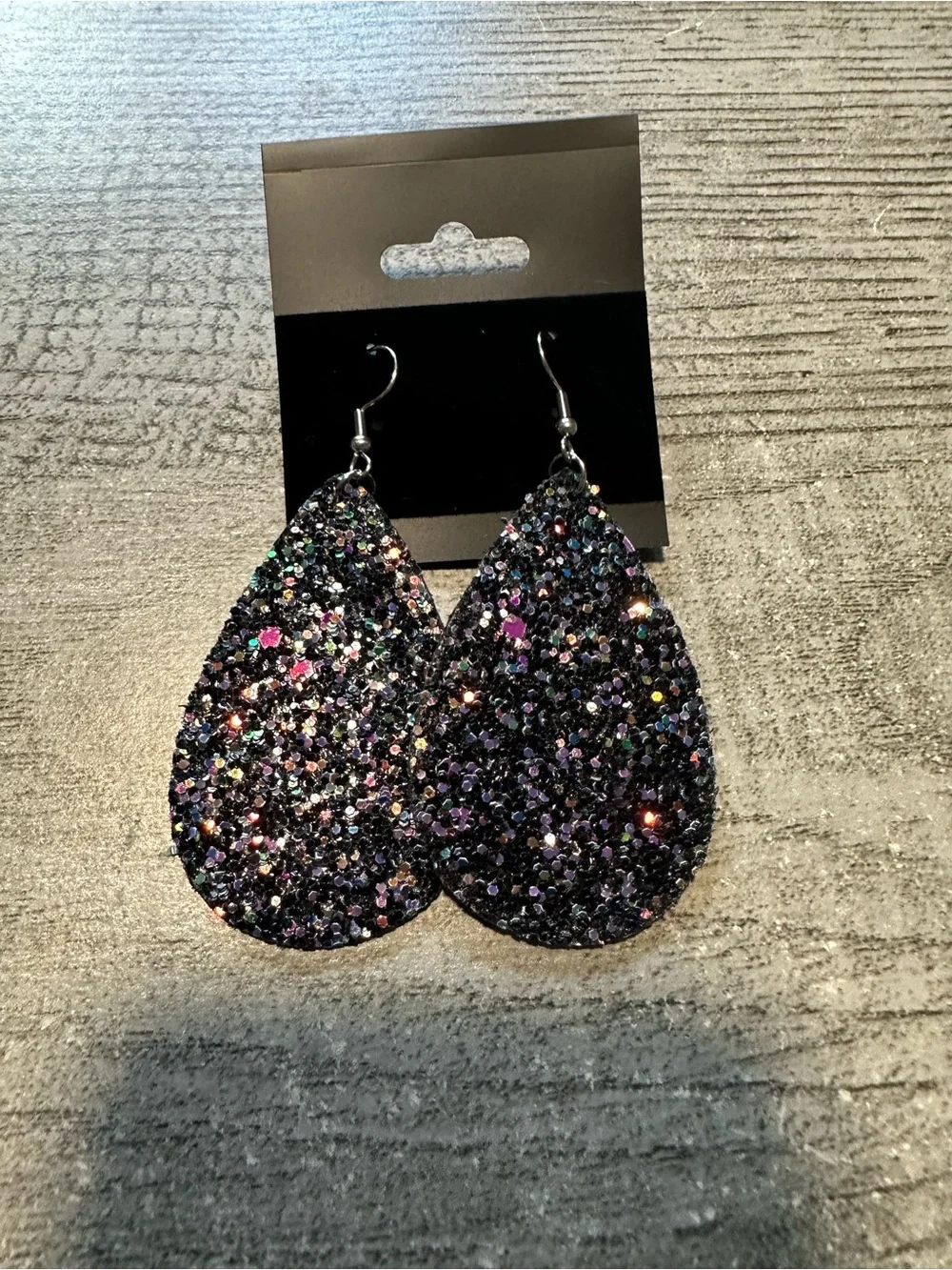Black‎ glitter earrings NWT